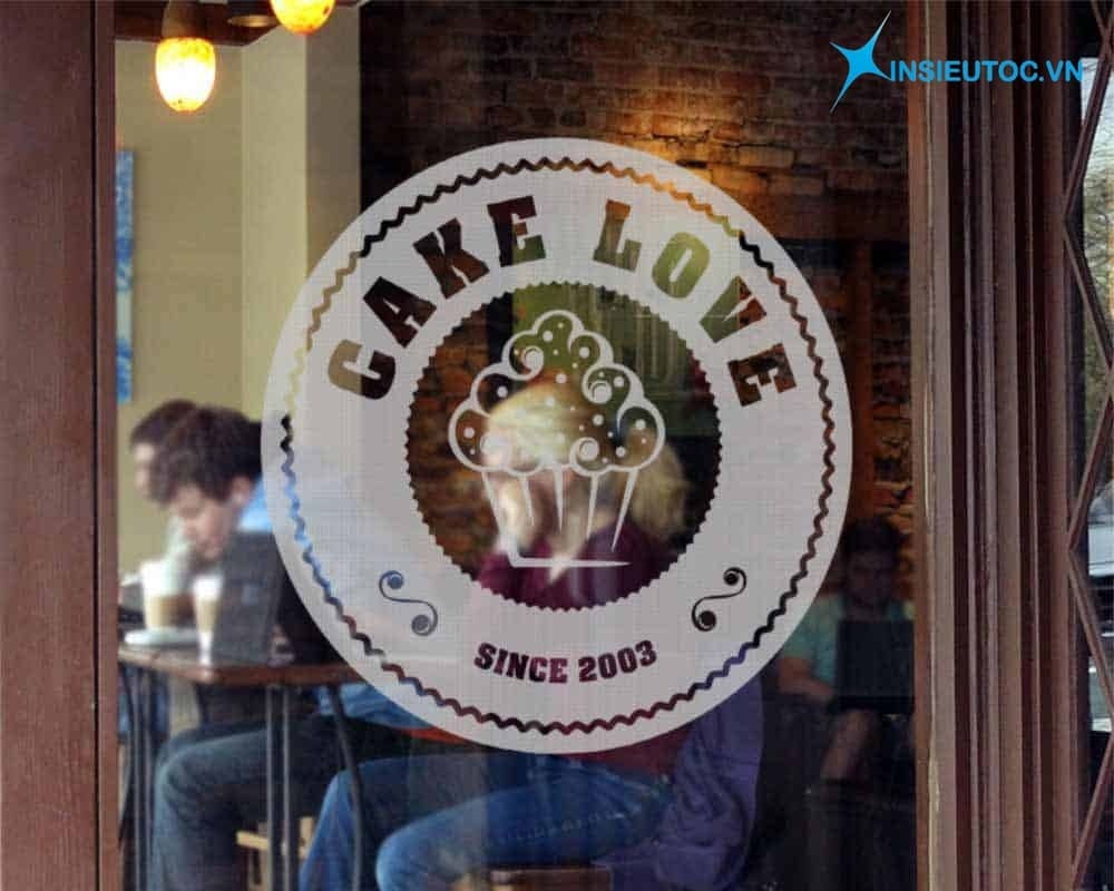 đề can trang trí quán cafe có kính
