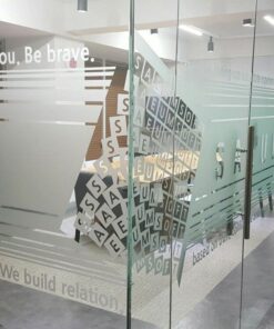 đề can dán kính mờ tạo sự riêng tư tuyệt đối.