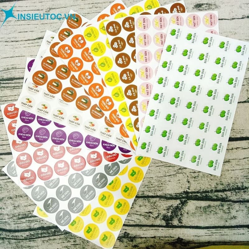 Nhãn mác decal được phủ lớp bóng lên mặt in