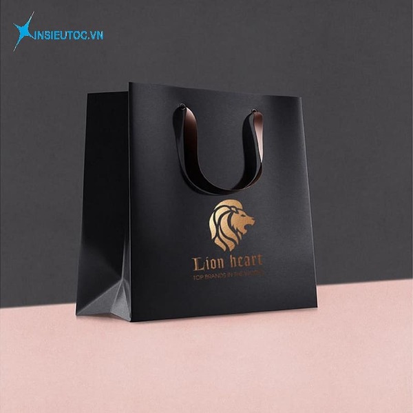 Túi giấy đựng quần áo thương hiệu - In Siêu Tốc