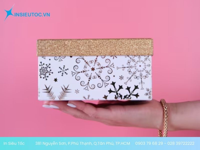 in hộp giấy đựng giày đẹp
