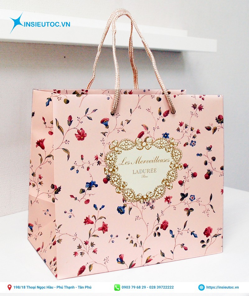 mẫu túi giấy tặng quà dáng vuông