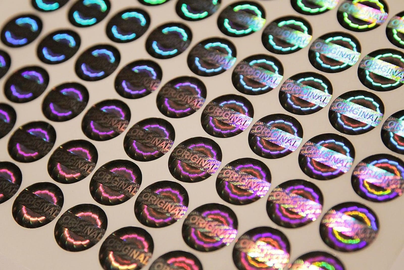 Decal 7 màu dùng làm tem chống hàng giả