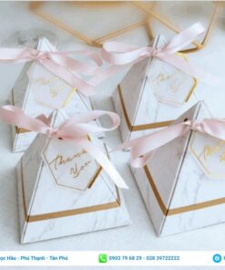 Hộp giấy đựng quà cưới