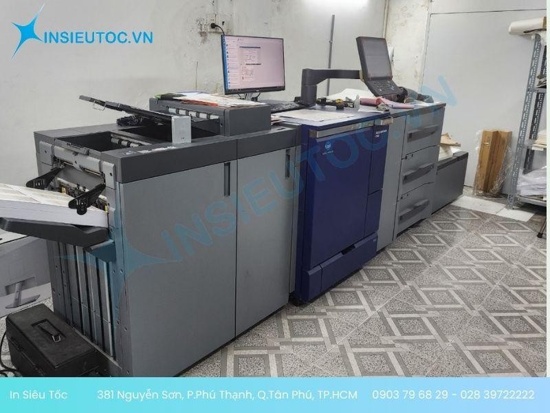 Trang bị máy móc, công nghệ hiện đại Trang bị máy móc, công nghệ hiện đại