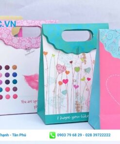 Mẫu túi giấy nắp gập đựng quà phổ biến