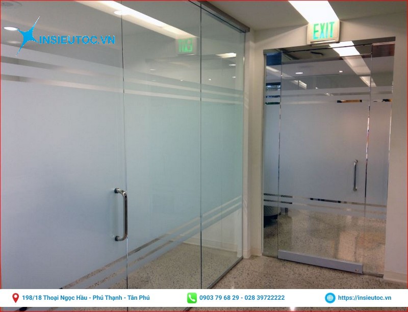 decal mờ đảm bảo riêng tư tốt