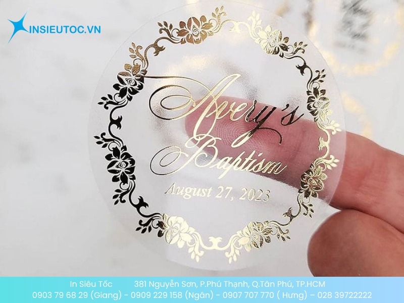 Sticker nhựa trong dùng trong sự kiện