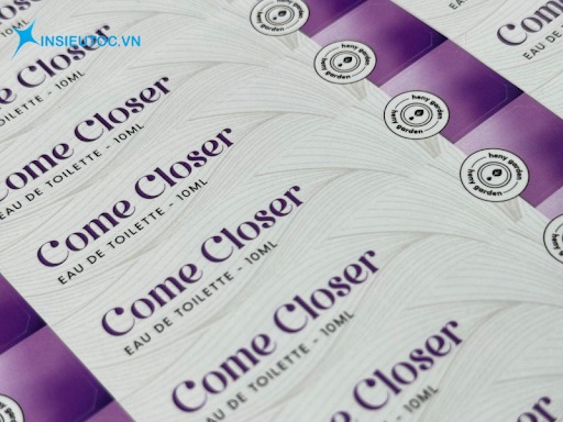 Sticker ngành buôn bán nước hoa, mỹ phẩm sang trọng, tạo dấu ấn riêng.