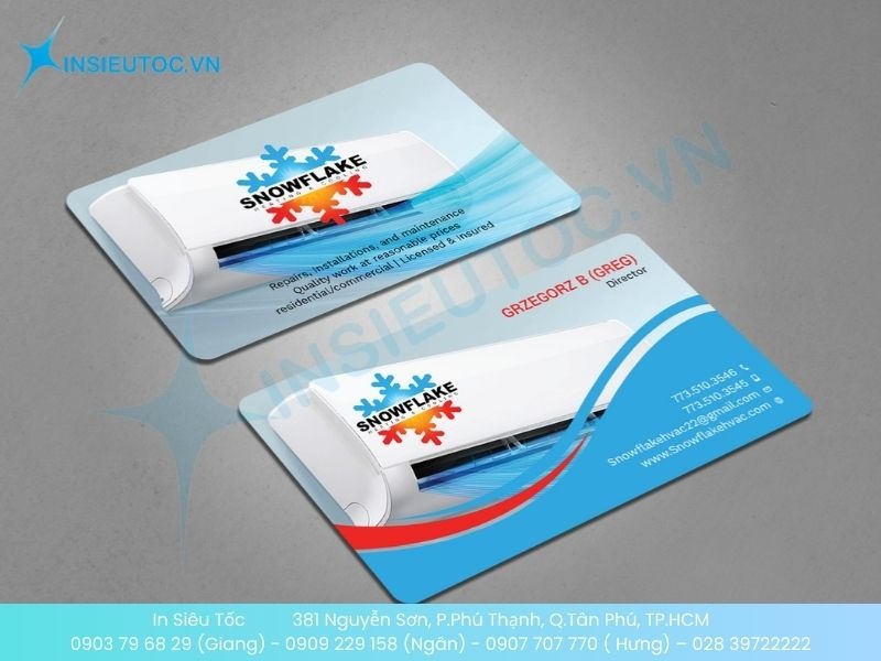 Card visit xanh nhạt với mã QR có thể trực tiếp tìm hiểu thông tin hơn