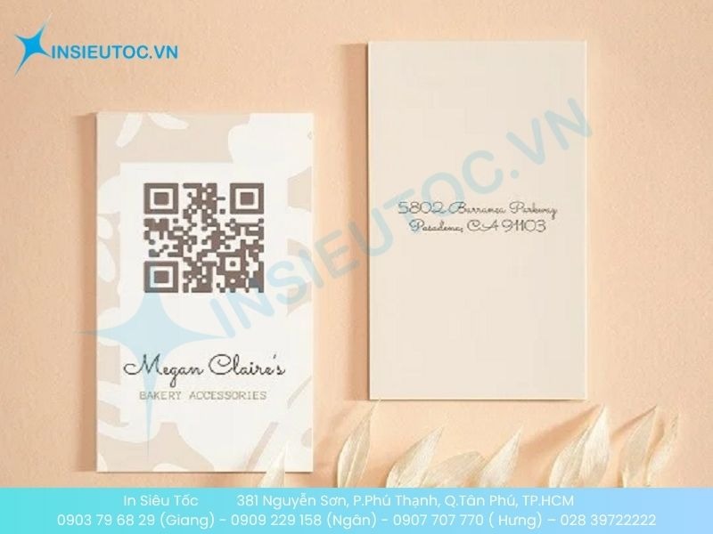 Mẫu card visit phun xăm thẩm mỹ có nền và phông chữ nhẹ nhàng