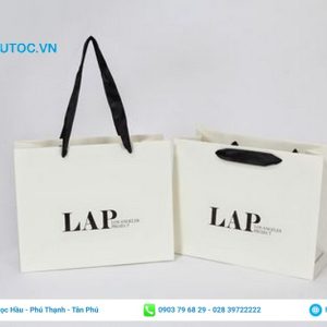 Mẫu túi đơn giản quảng bá thương hiệu hiệu quả Túi giấy đựng quần áo cho shop thời trang trẻ