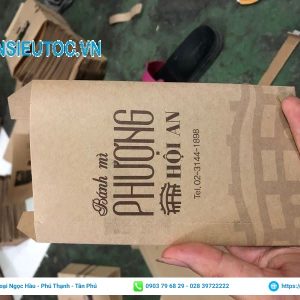Ở In Siêu Tốc có đa dạng các loại giấy khác nhau cho khách hàng lựa chọn. Túi giấy đựng bánh mì in tên thương hiệu