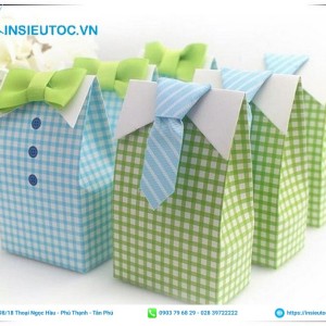 Túi giấy nắp gập đựng quà áo sơ mi sọc caro đẹp. mẫu túi giấy nắp gập phong cách thiết kế đẹp