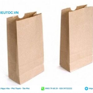 Túi giấy không quai dùng để gói hàng thường được sử dụng trong hàng ăn uống. túi giấy kraft trơn
